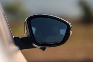 Outside Mirror Glass Image of C3