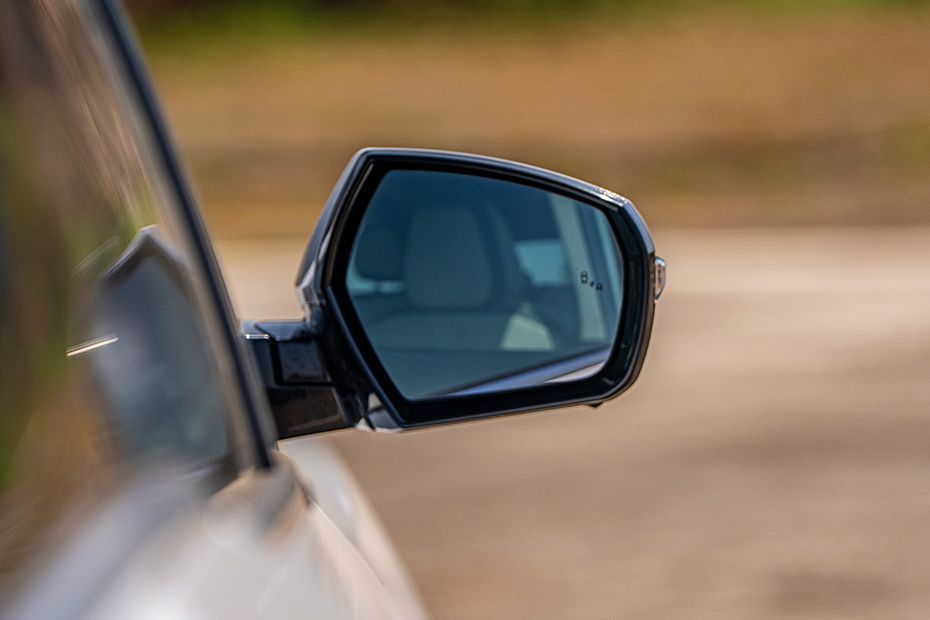 Outside Mirror Glass Image of XEV 9S