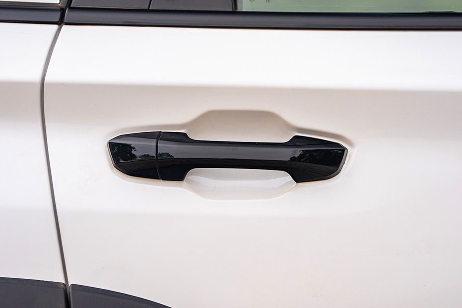 Rear Door Handle Image of Majestor