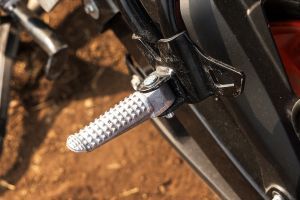 Rear Footpeg of FZ-RAVE