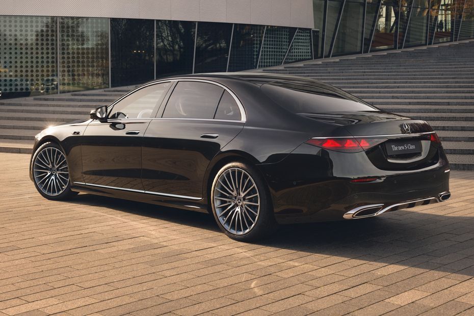 Rear Left Three Quarter View Image of S Class Facelift