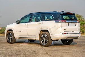 Rear Left Three Quarter View Image of Meridian