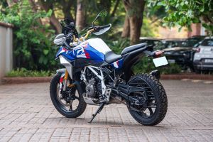 Rear Left Three Quarter View of F 450 GS