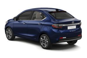 Rear Left Three Quarter View Image of Tigor