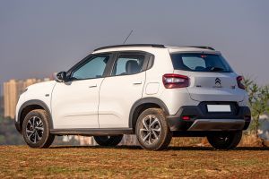 Rear Left Three Quarter View Image of C3
