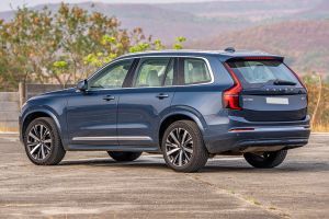 Rear Left Three Quarter View Image of XC90