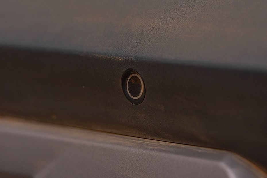 Rear Parking Sensors Image of Majestor