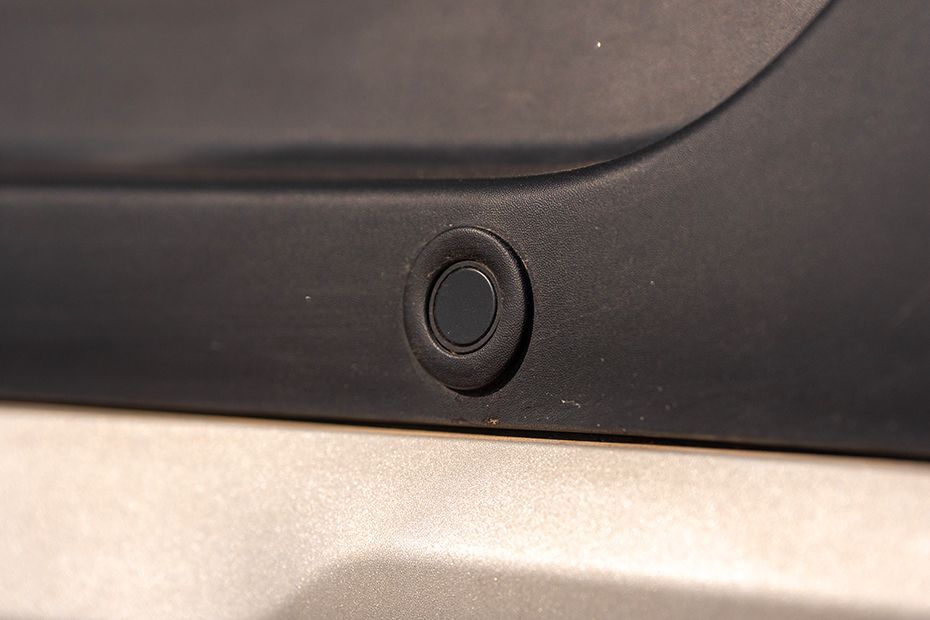 Rear Parking Sensors Image of C3