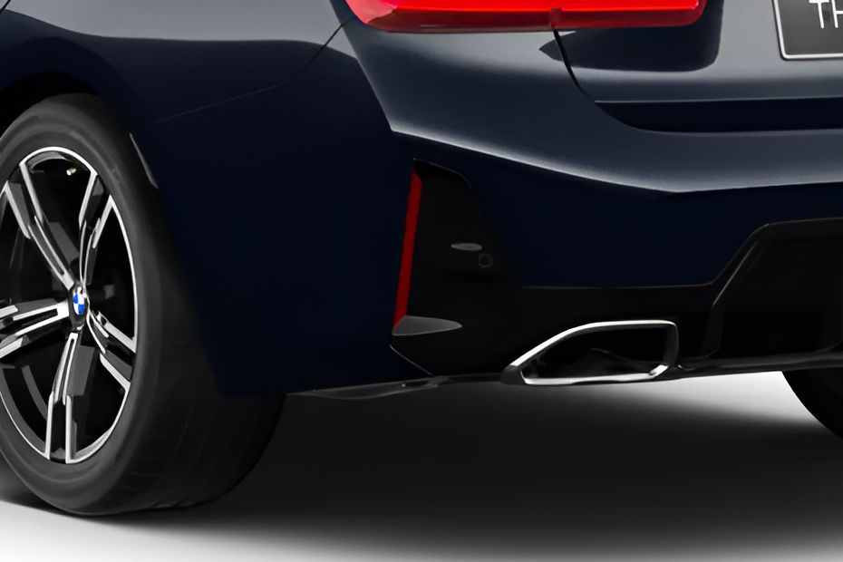 Rear Reflector Image of 3 Series Long Wheelbase