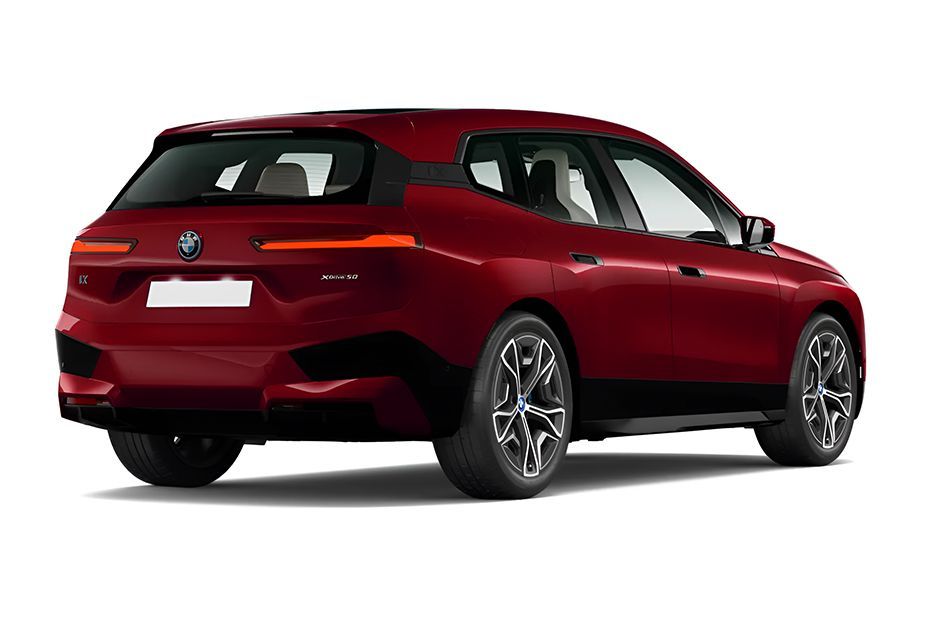 Rear Right Three Quarter View Image of iX