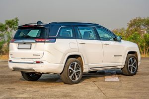 Rear Right Three Quarter View Image of Meridian