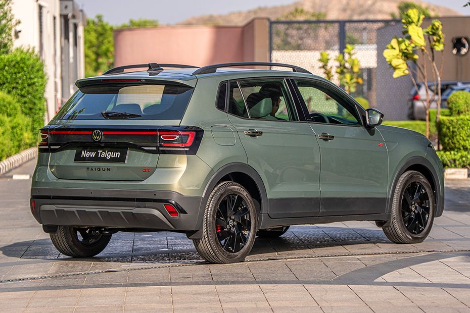 Rear Right Three Quarter View Image of Taigun