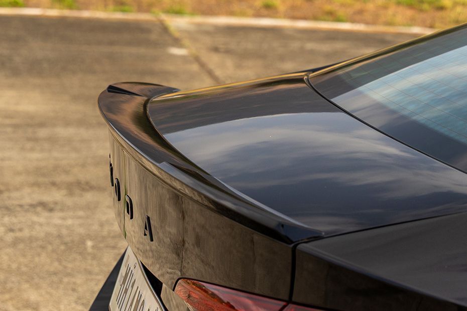 Rear Spoiler Image of Octavia RS