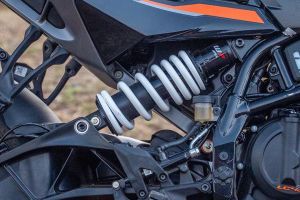 Rear Suspension of 390 Duke