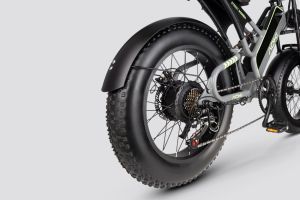 Rear Tyre of Street Mamba