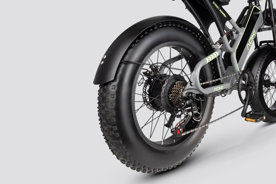Rear Tyre of Street Mamba