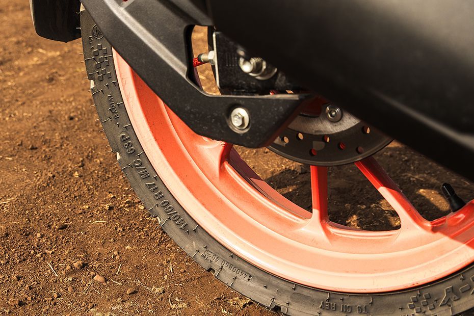 Rear Tyre of FZ-RAVE