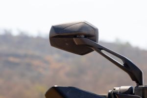 Rear View Mirror(Front View) of Model_