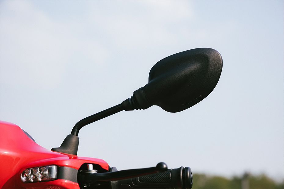 Rear View Mirror(Front View) of Model_