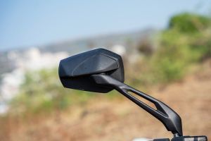Rear View Mirror(Front View) of Model_
