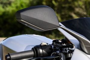 Rear View Mirror(Front View) of Model_