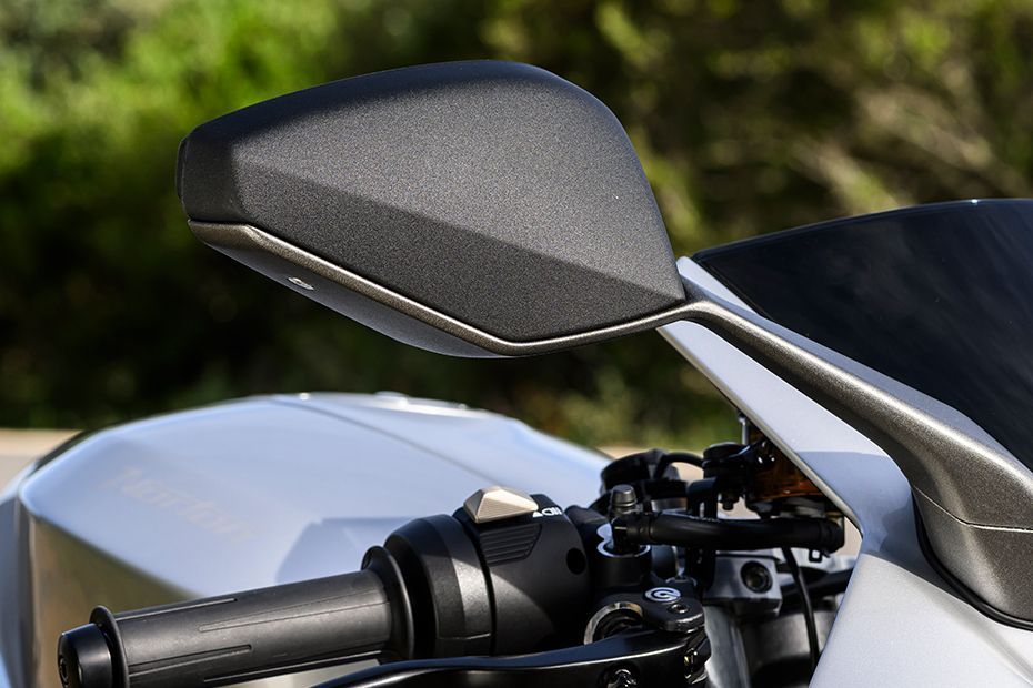 Rear View Mirror(Front View) of Model_