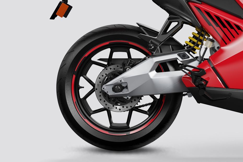 Rear Wheel of F77