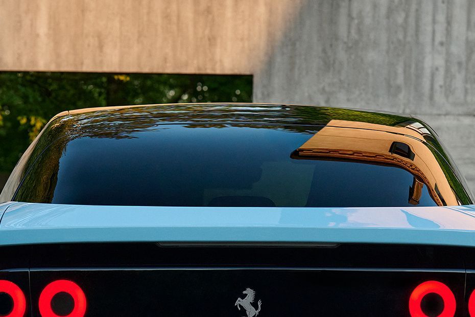 Rear WindShield Image of Luce
