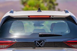 Rear WindShield Image of XEV 9S
