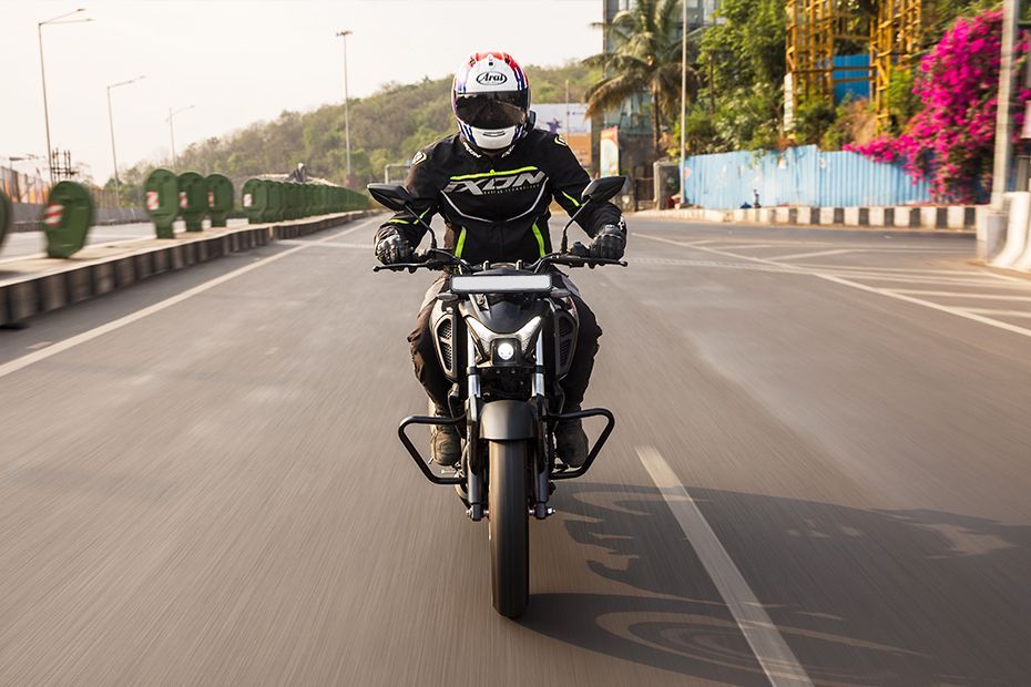 Riding: Front View of FZ-RAVE