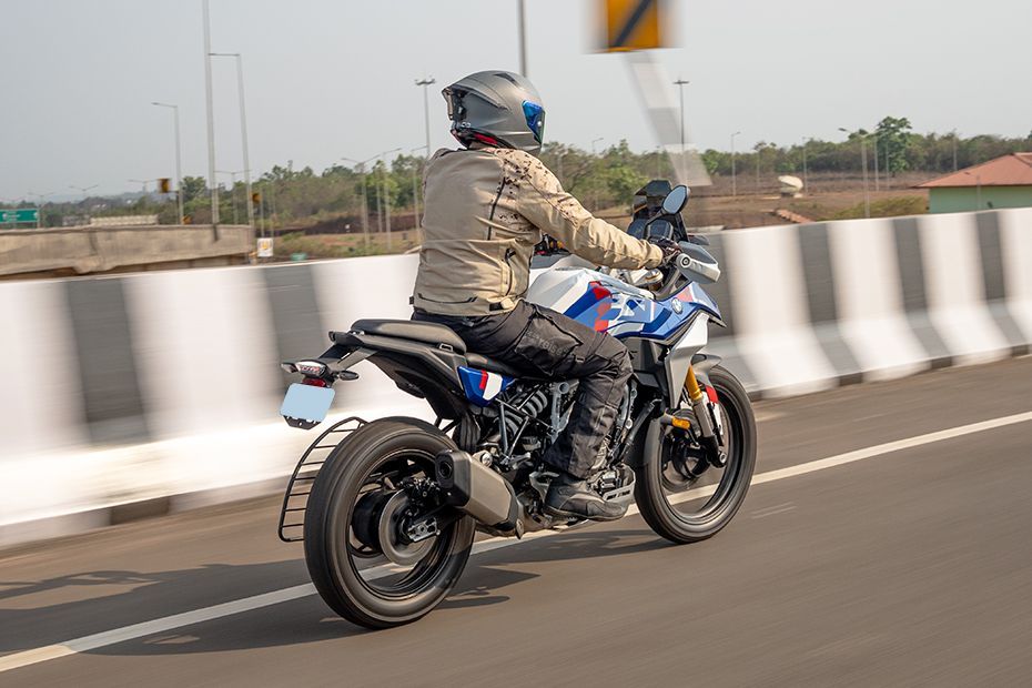 Riding: Rear Right Three Quarter View of F 450 GS