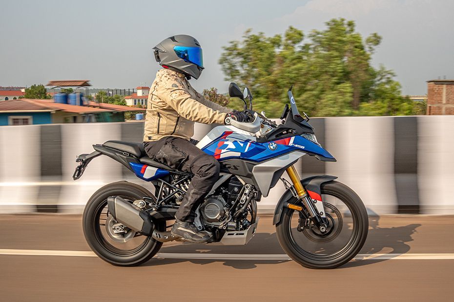 Riding: Side Profile (Right) View Profile View of F 450 GS