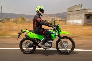 Riding: Side Profile (Right) View Profile View of KLX230