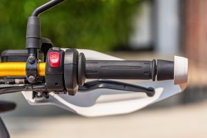 Switchgear (Right) of  F 450 GS
