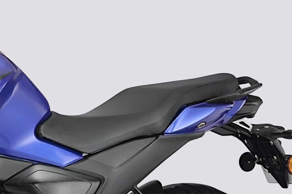 Seat of FZS-FI V4