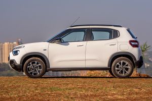 Side Profile View (Left) Image of C3