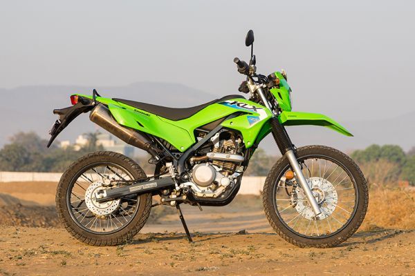 Side Profile View (Right) of KLX230