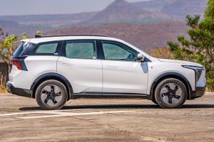 Side Profile View (Right) Image of XEV 9S