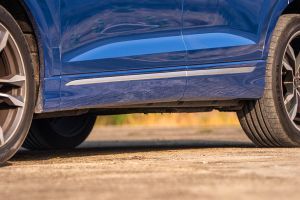 Side Skirt Image of SQ8