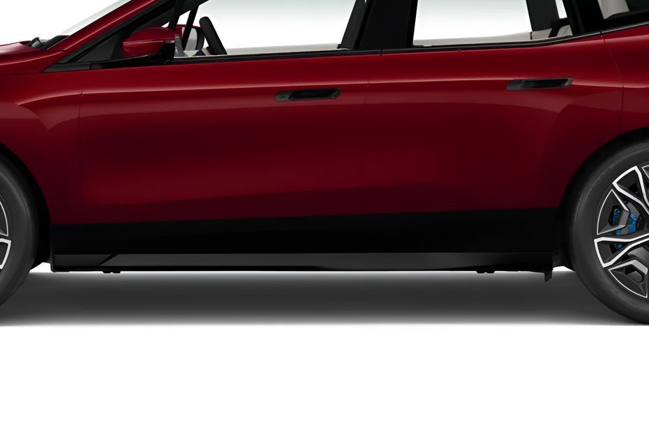 Side Skirt Image of iX