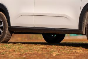 Side Skirt Image of C3
