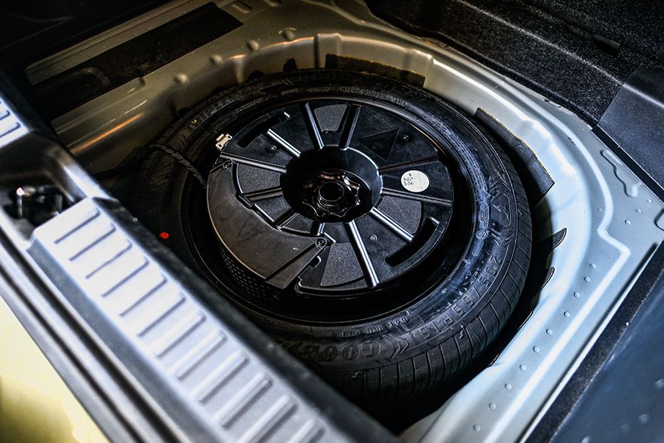 Spare Tyre Image of Taigun