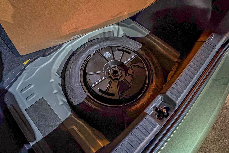 Spare Tyre Image of Kushaq