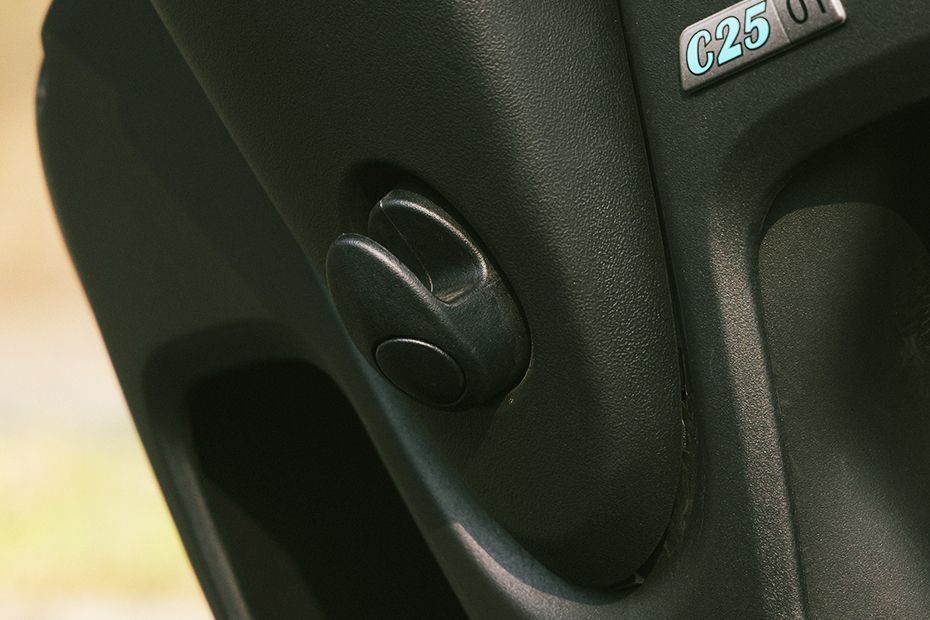 Storage hooks of Chetak C2501
