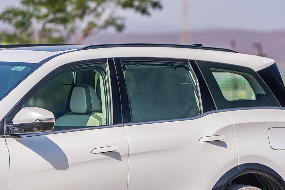 Window Line Image of XEV 9S