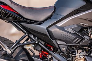 Central Panel of Xtreme 160R 4V