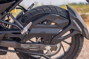 Chain Cover Image of Xtreme 160R 4V