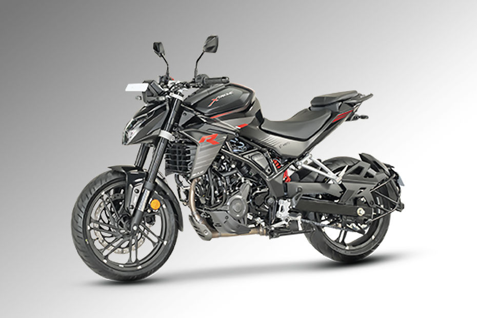 Hero 2025 Xtreme 250R Stealth Black colour