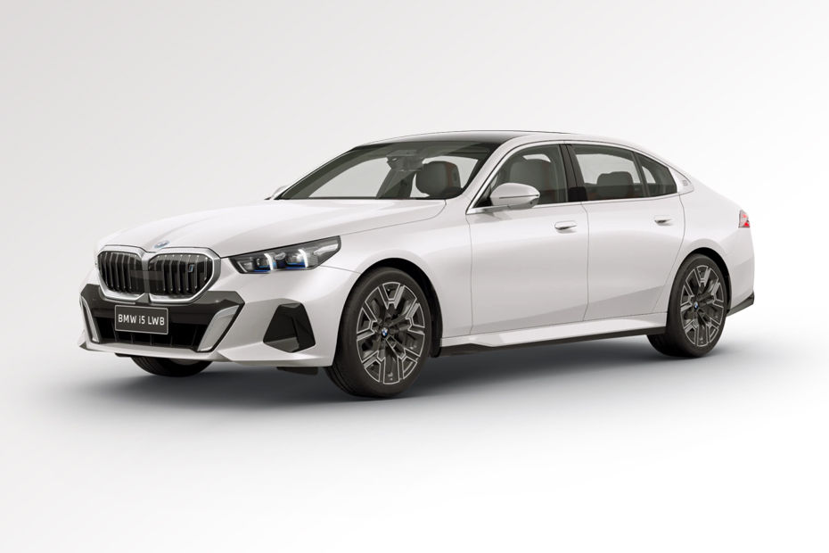 BMW i5 LWB Mineral-White-metallic colour