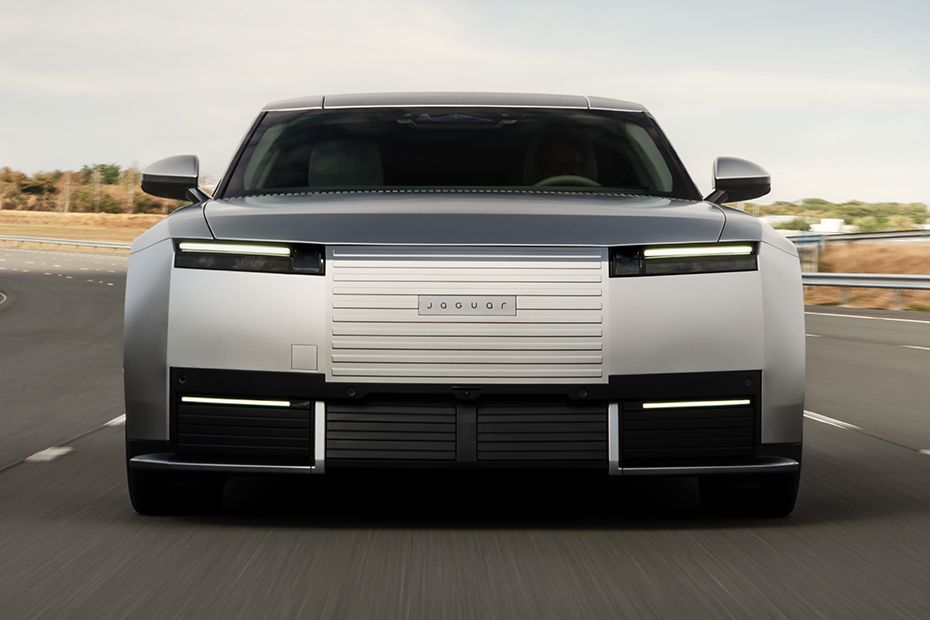 Driving: Front View Image of Type 01